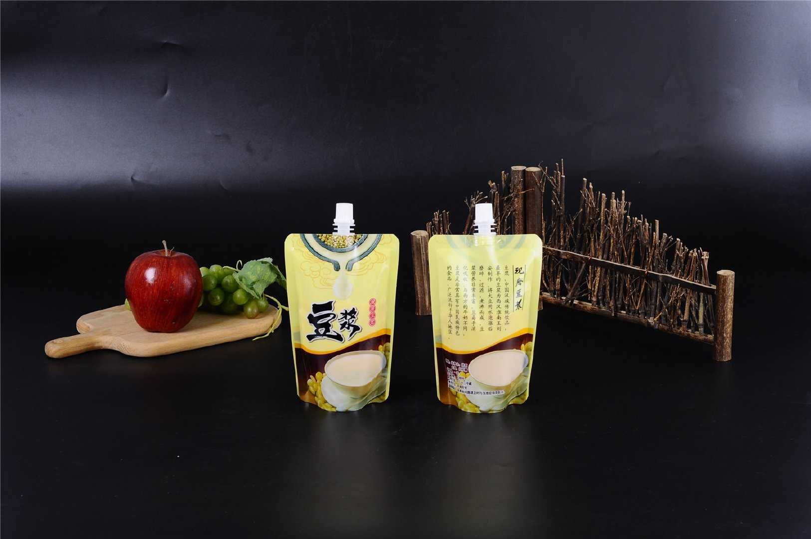 引領(lǐng)飲品包裝新風(fēng)尚：果汁飲料奶茶豆?jié){灌裝機(jī)封口機(jī)包裝機(jī)封膜機(jī)全面解析